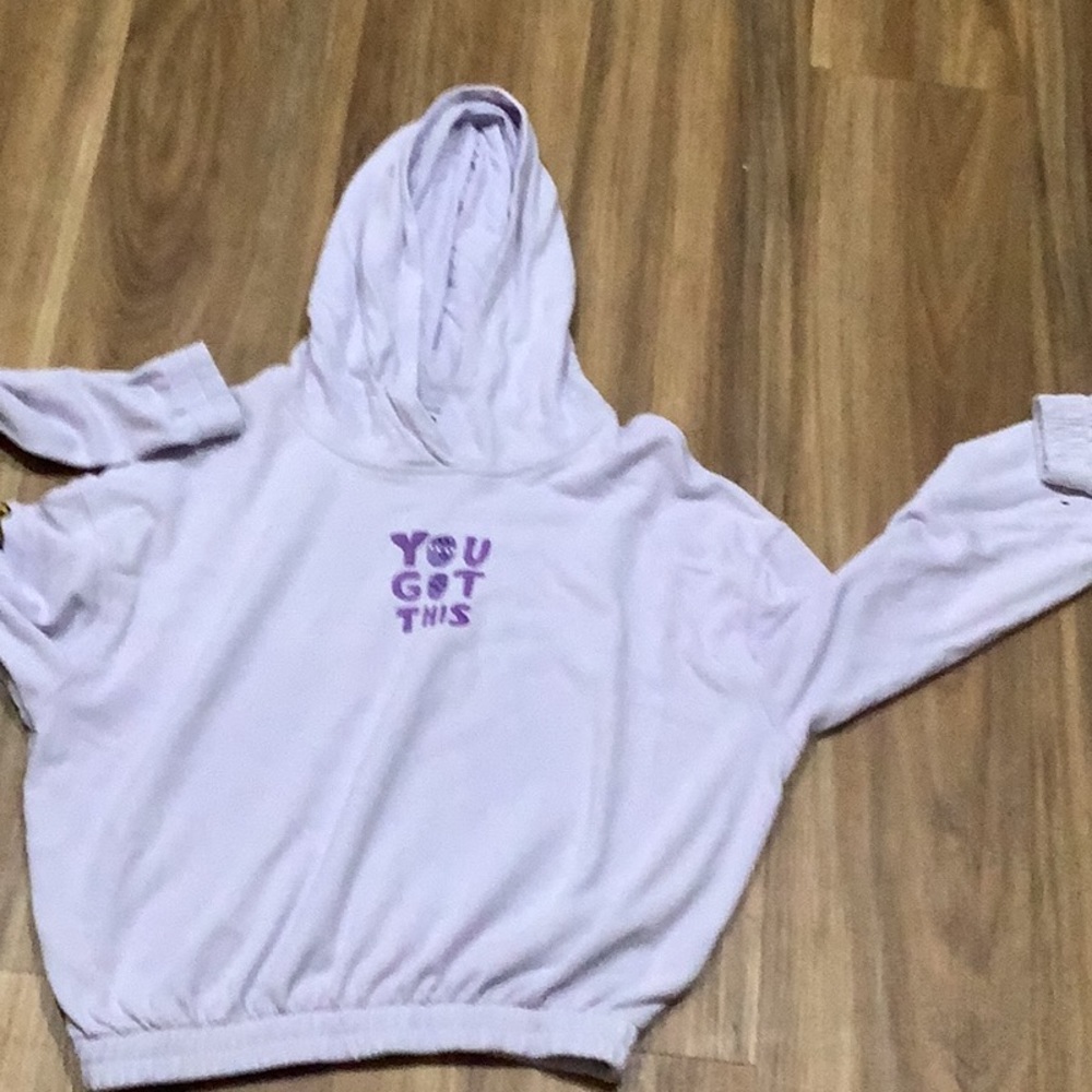 Cute motivational sweater for girls by H&M collaboration with Liunic.